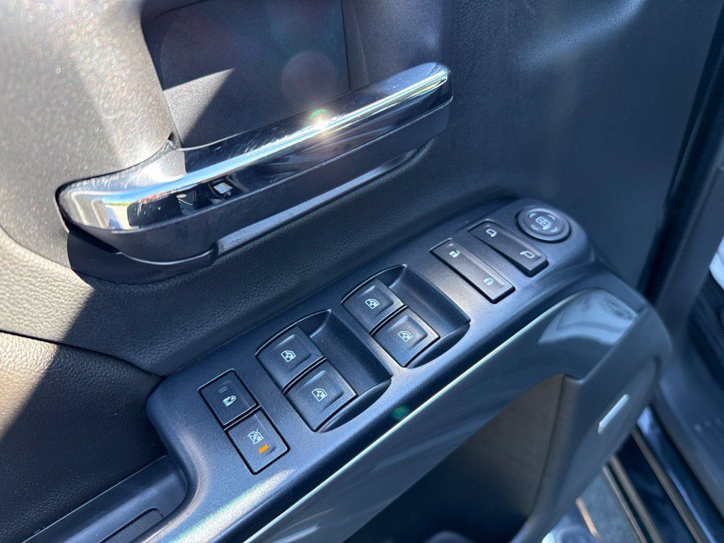 Used 2017 Chevrolet Silverado 1500 LT w/ All Star Edition AWD/4WD image 26
