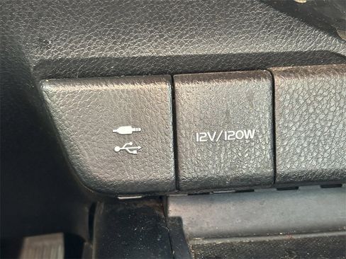 Used 2018 Toyota Camry XSE image 28