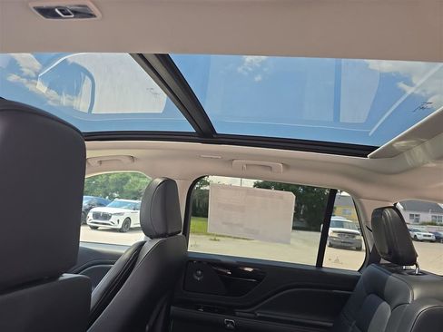 New 2025 Lincoln Aviator 2WD w/ Equipment Group 101A image 29