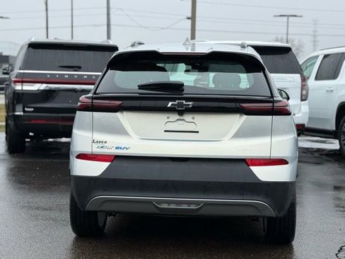 Used 2023 Chevrolet Bolt EUV LT w/ Comfort Package image 40