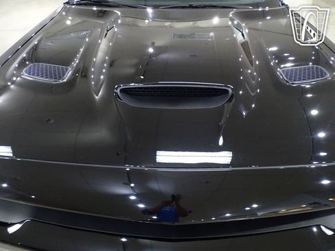 Used 2015 Dodge Challenger SRT Hellcat image 27