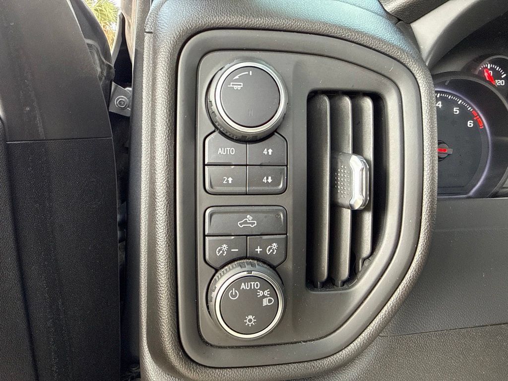 Used 2021 Chevrolet Silverado 1500 Custom Trail Boss AWD/4WD image 36