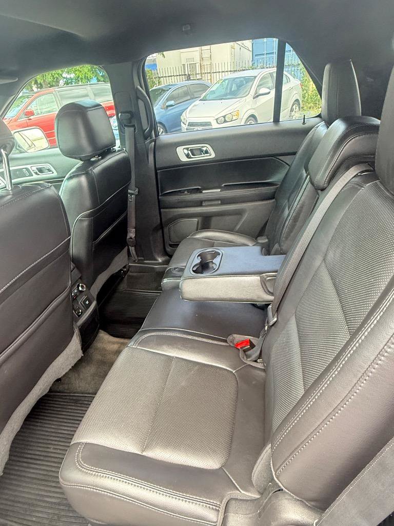 Used 2015 Ford Explorer Limited w/ Equipment Group 302A FWD image 21