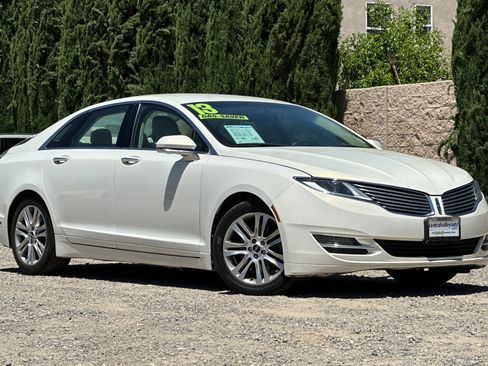 Used 2013 Lincoln MKZ FWD image 2