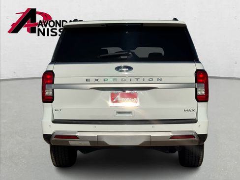 Used 2023 Ford Expedition Max XLT image 5
