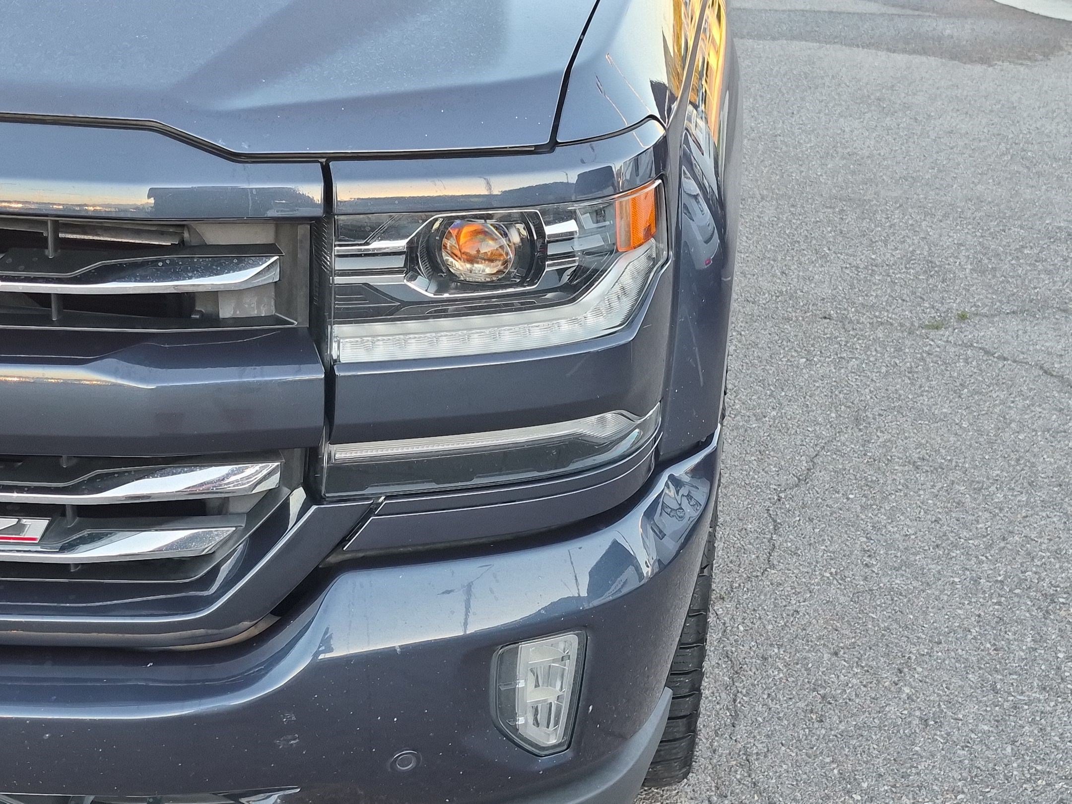 Used 2018 Chevrolet Silverado 1500 LTZ Z71 w/ Centennial Edition AWD/4WD image 10