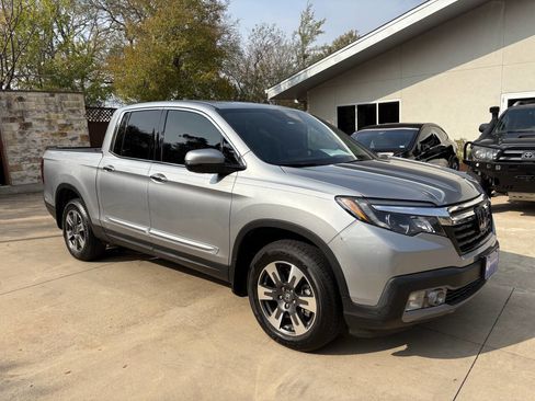 Used 2017 Honda Ridgeline RTL-E image 2