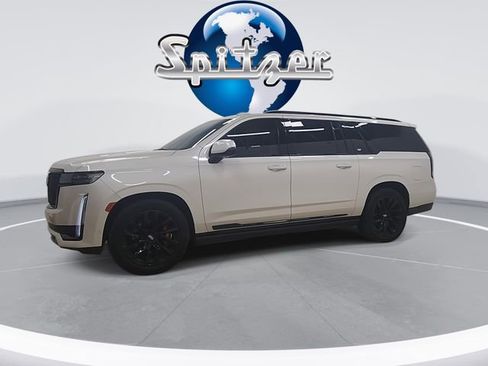 Used 2024 Cadillac Escalade ESV Sport Platinum w/ LPO, ONYX Package image 3