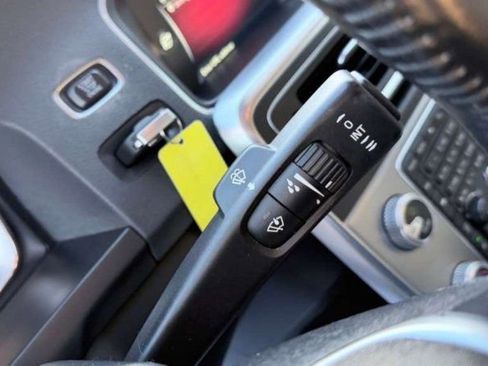 Used 2017 Volvo S60 T5 Inscription image 20