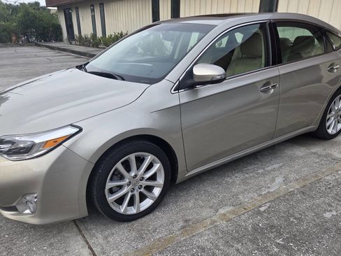 Used 2014 Toyota Avalon Limited image 1