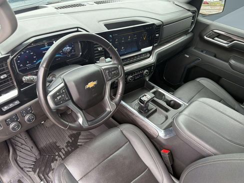 Used 2023 Chevrolet Silverado 1500 LTZ w/ LTZ Premium Package AWD/4WD image 4