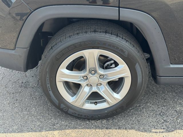 Certified 2024 Jeep Compass Latitude AWD/4WD image 12