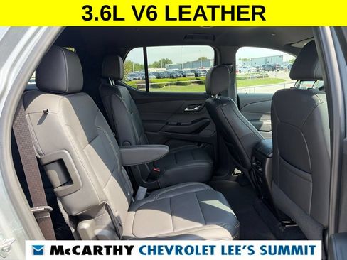 Used 2023 Chevrolet Traverse LT FWD image 31