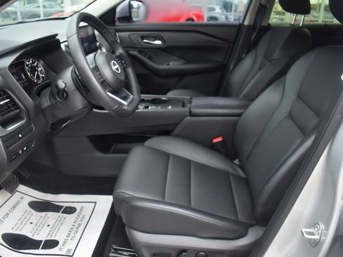 Certified 2024 Nissan Rogue SV w/ SV Premium Package FWD image 24