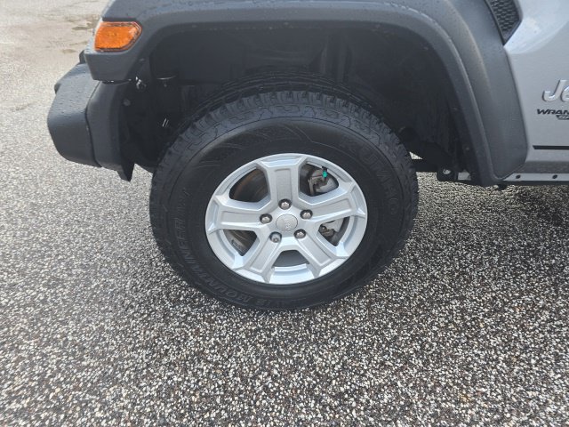 Used 2019 Jeep Wrangler Sport AWD/4WD image 7