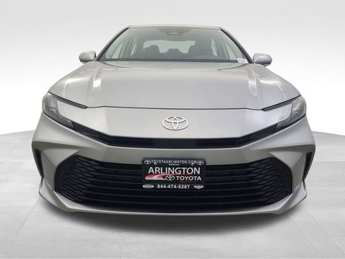 Used 2025 Toyota Camry LE image 11