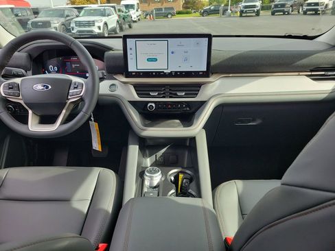 New 2026 Ford Explorer Active image 11