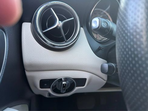 Used 2014 Mercedes-Benz CLA 250 image 18