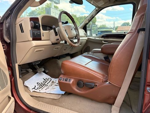 Used 2005 Ford F350 Lariat AWD/4WD image 16