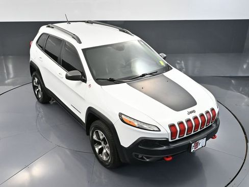 Used 2015 Jeep Cherokee Trailhawk AWD/4WD image 51