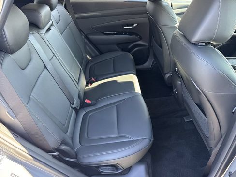 Used 2025 Hyundai Tucson Limited AWD/4WD image 15