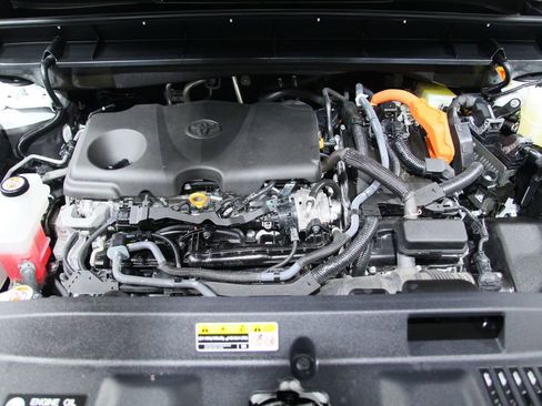 Used 2025 Toyota Highlander Platinum image 30