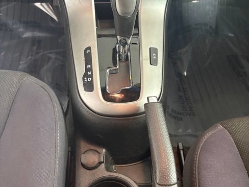 Used 2015 Chevrolet Cruze LT FWD image 18