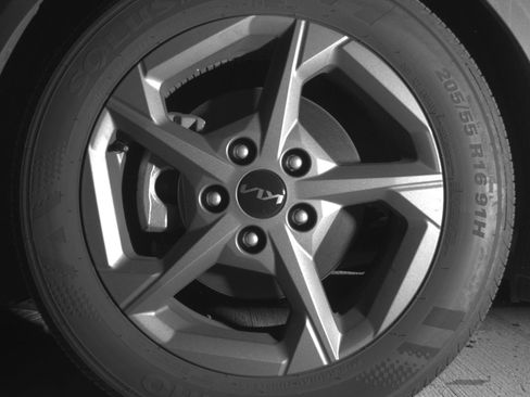 Used 2025 Kia K4 LXS image 12