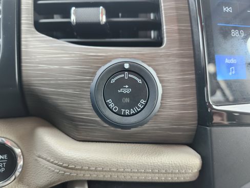 Used 2023 Ford Expedition Max Limited image 10