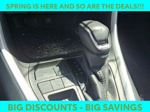 Used 2023 Toyota RAV4 XLE Premium image 14