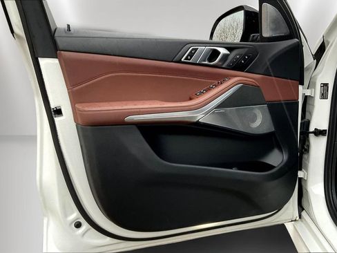 Used 2023 BMW X5 M50i w/ Executive Package image 19