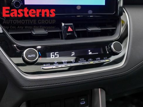 Used 2023 Toyota Corolla Cross LE image 19