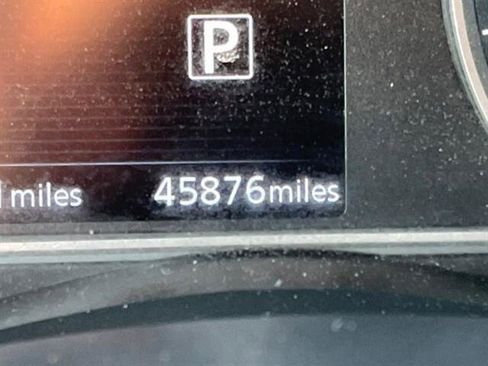 Used 2022 Nissan Versa SV image 18