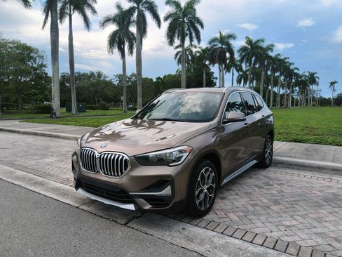 Used 2020 BMW X1 sDrive28i w/ Convenience Package FWD image 3