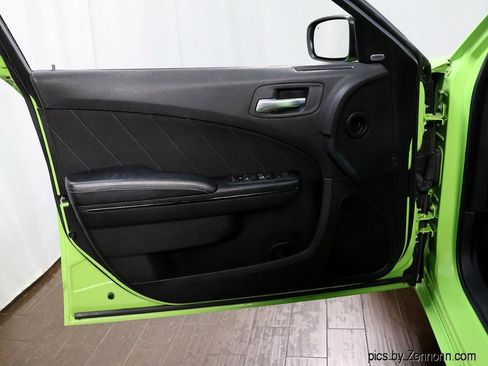Used 2023 Dodge Charger SXT w/ Blacktop Package AWD/4WD image 27