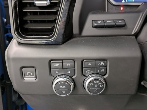 Used 2023 GMC Sierra 1500 AT4X image 20