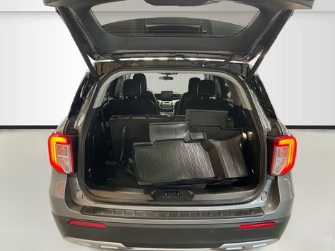 Used 2024 Ford Explorer XLT w/ Equipment Group 202A image 24