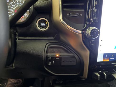 Used 2024 RAM 2500 Laramie w/ Safety Group AWD/4WD image 29