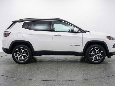 Used 2025 Jeep Compass Limited AWD/4WD image 11