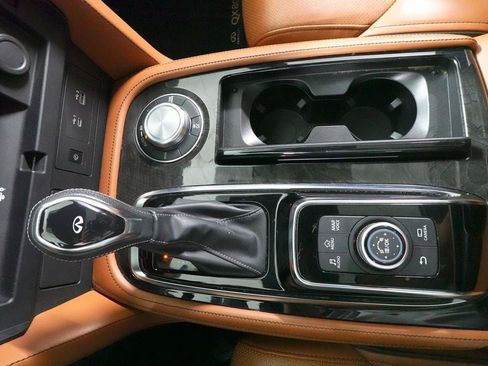 Used 2023 INFINITI QX80 Sensory w/ All-Season Package AWD/4WD image 16