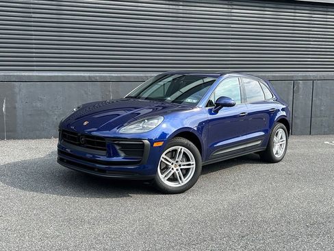 Certified 2026 Porsche Macan AWD/4WD image 1