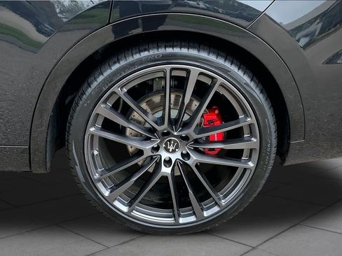 Used 2021 Maserati Levante Trofeo AWD/4WD image 11