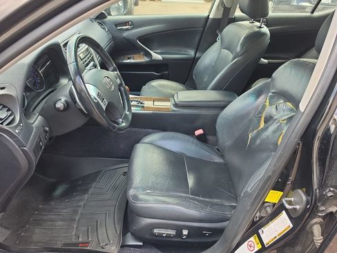 Used 2013 Lexus IS 250 w/ Premium Pkg Value Edition RWD image 9