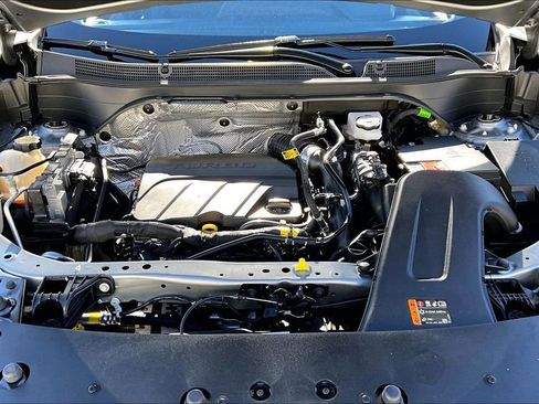 Certified 2024 Chevrolet Trax LT w/ LT Convenience Package image 35