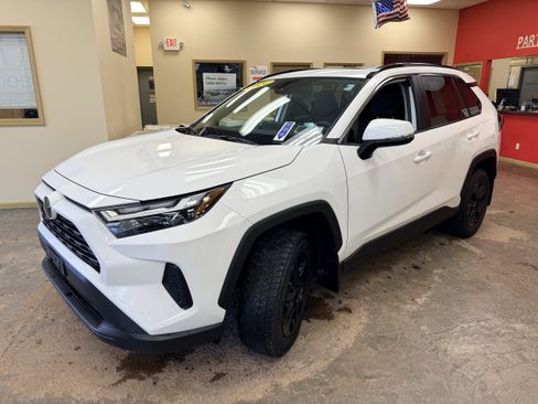 Used 2024 Toyota RAV4 XLE w/ Convenience Package AWD/4WD image 3