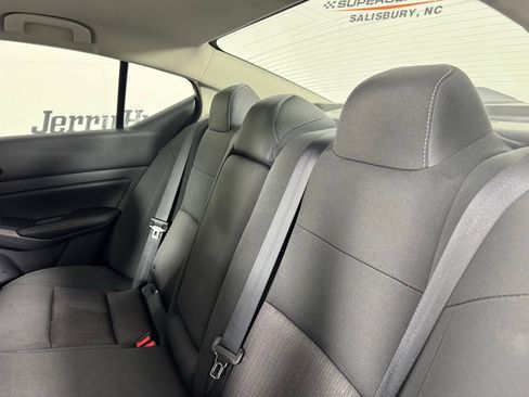 Used 2025 Nissan Altima 2.5 SV FWD image 28