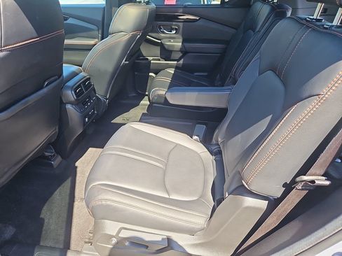 Used 2024 Honda Pilot TrailSport image 32
