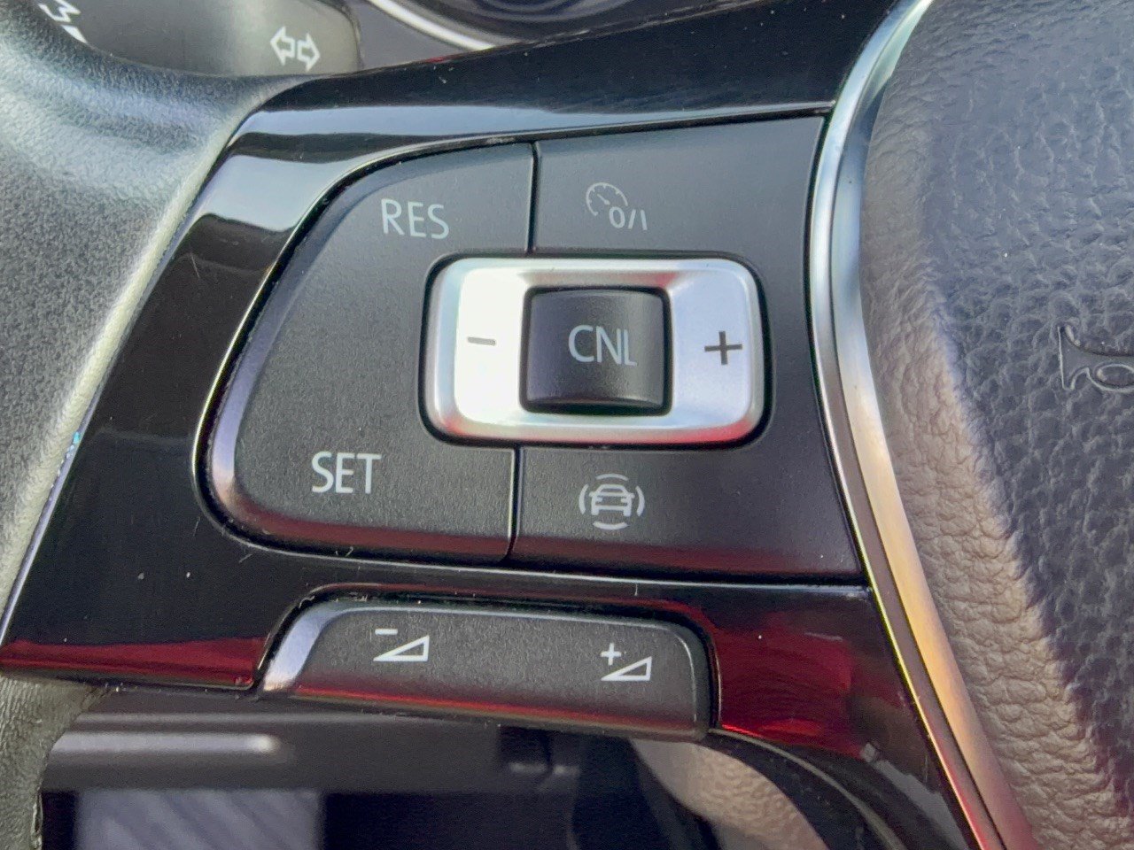 Used 2019 Volkswagen Atlas SE w/ Towing Package FWD image 18
