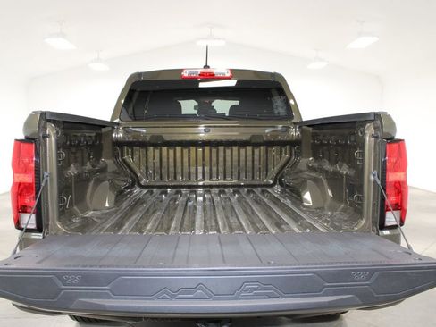 Used 2024 Chevrolet Colorado W/T image 13