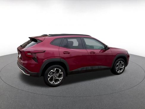 Used 2025 Chevrolet Trax LT w/ LT Convenience Package FWD image 13